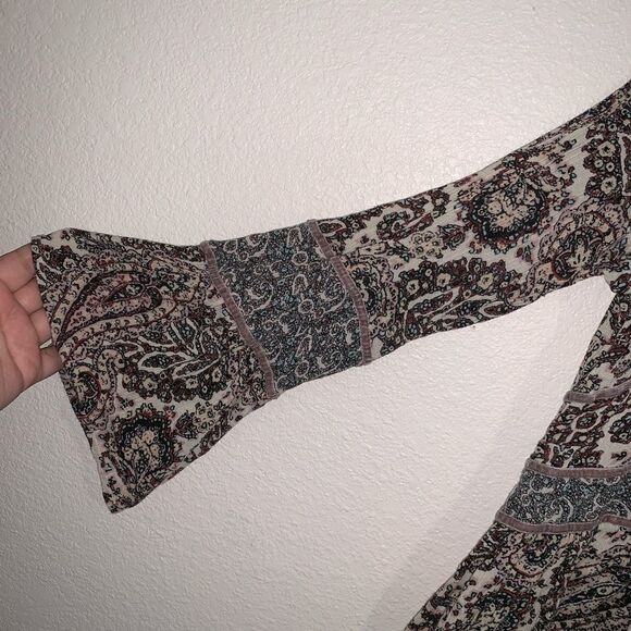 American Eagle Floral Paisley Peasant Blouse Top Medium Bell Sleeve Boho - Picture 2 of 8